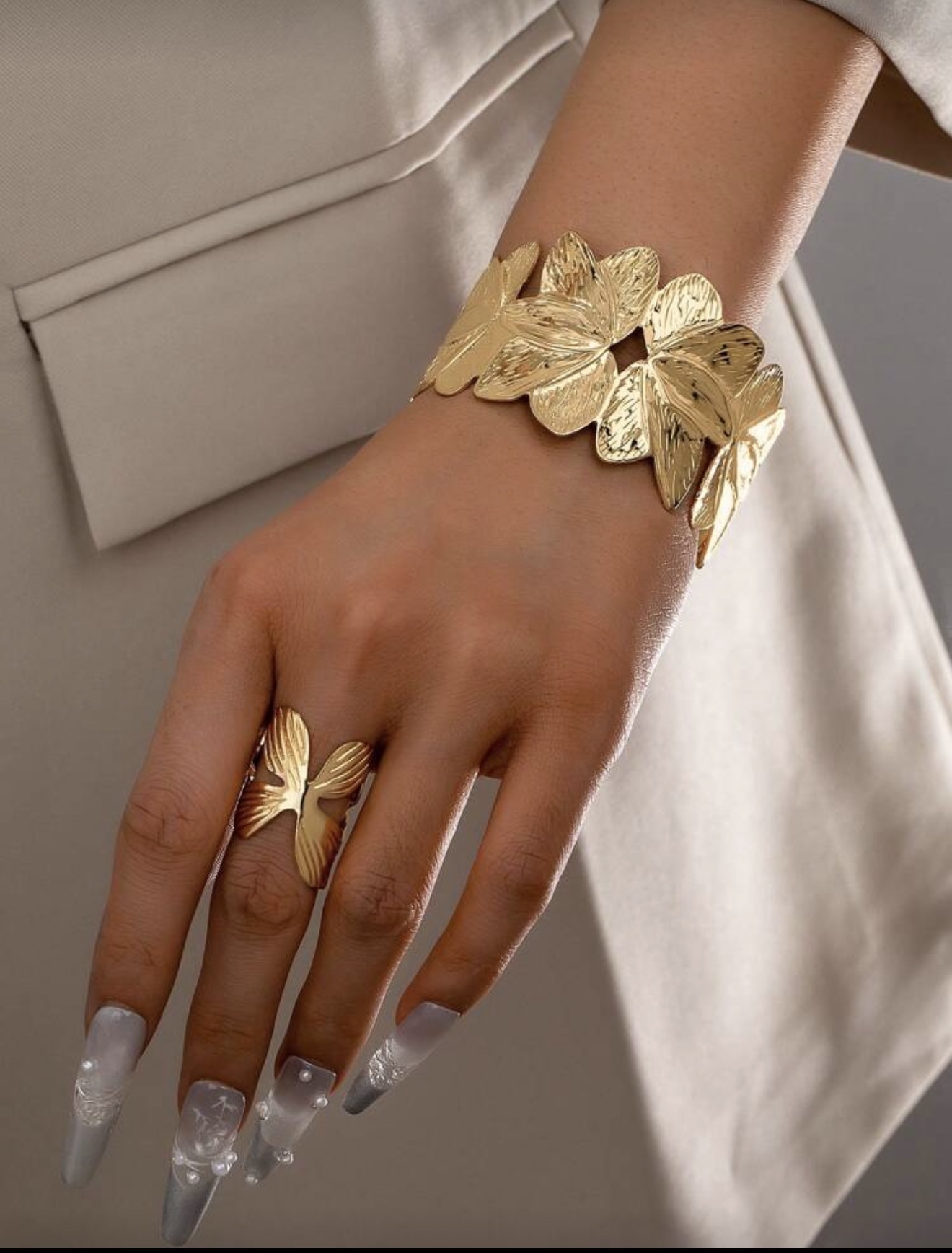 2 pièces Ensemble de bracelet à manchette et bague fleurs