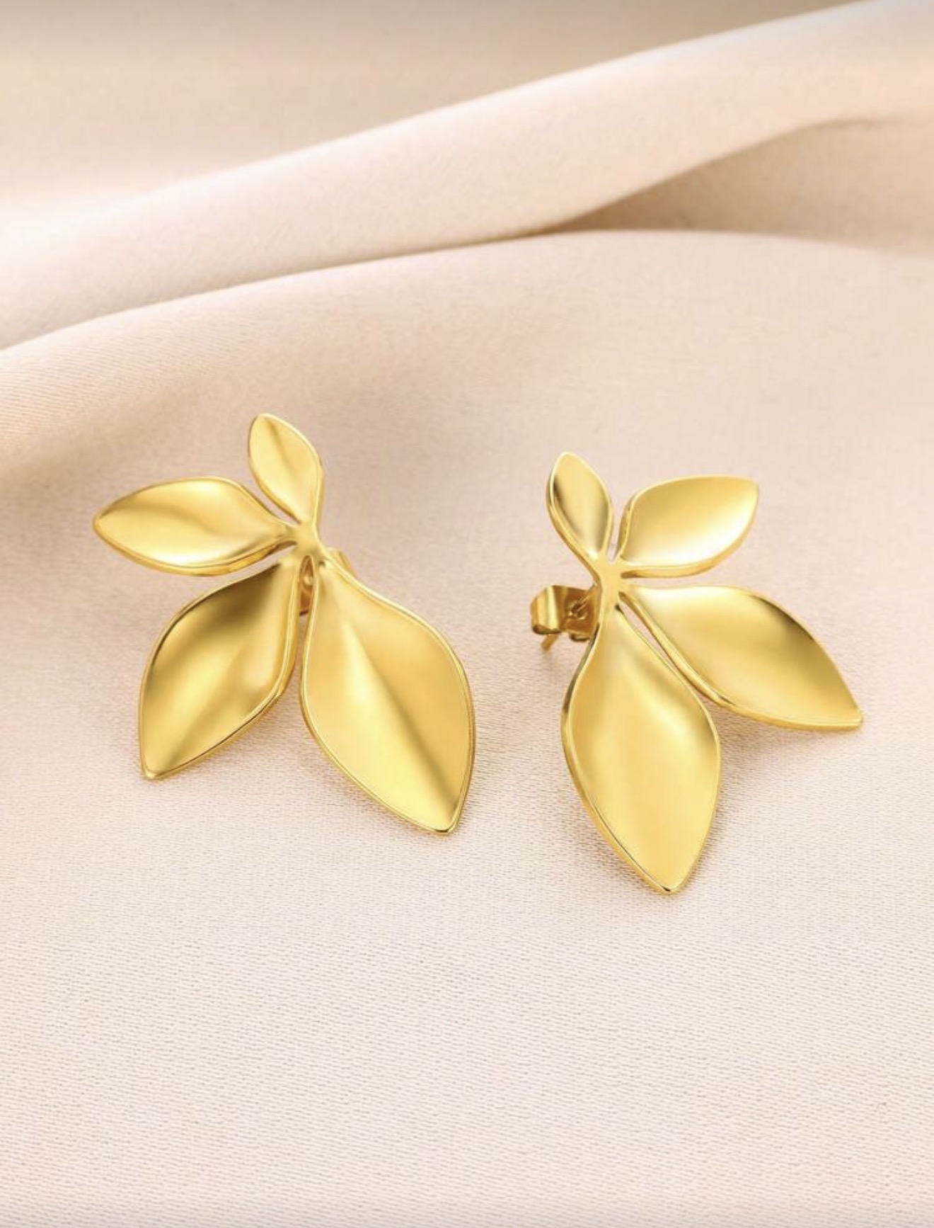 1 paire de boucles d'oreilles à tige mode feuilles