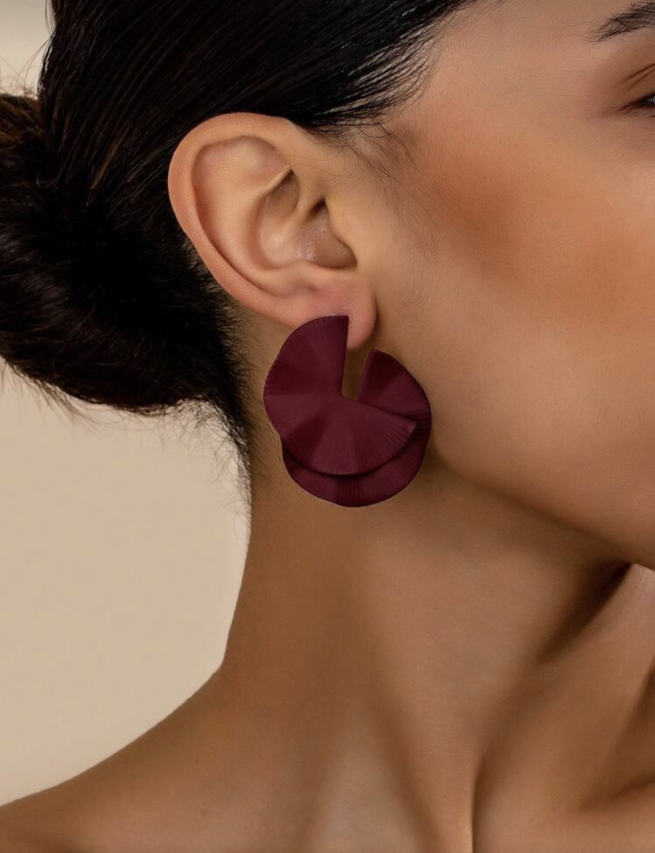 1 paire de boucles d'oreilles et polyvalentes